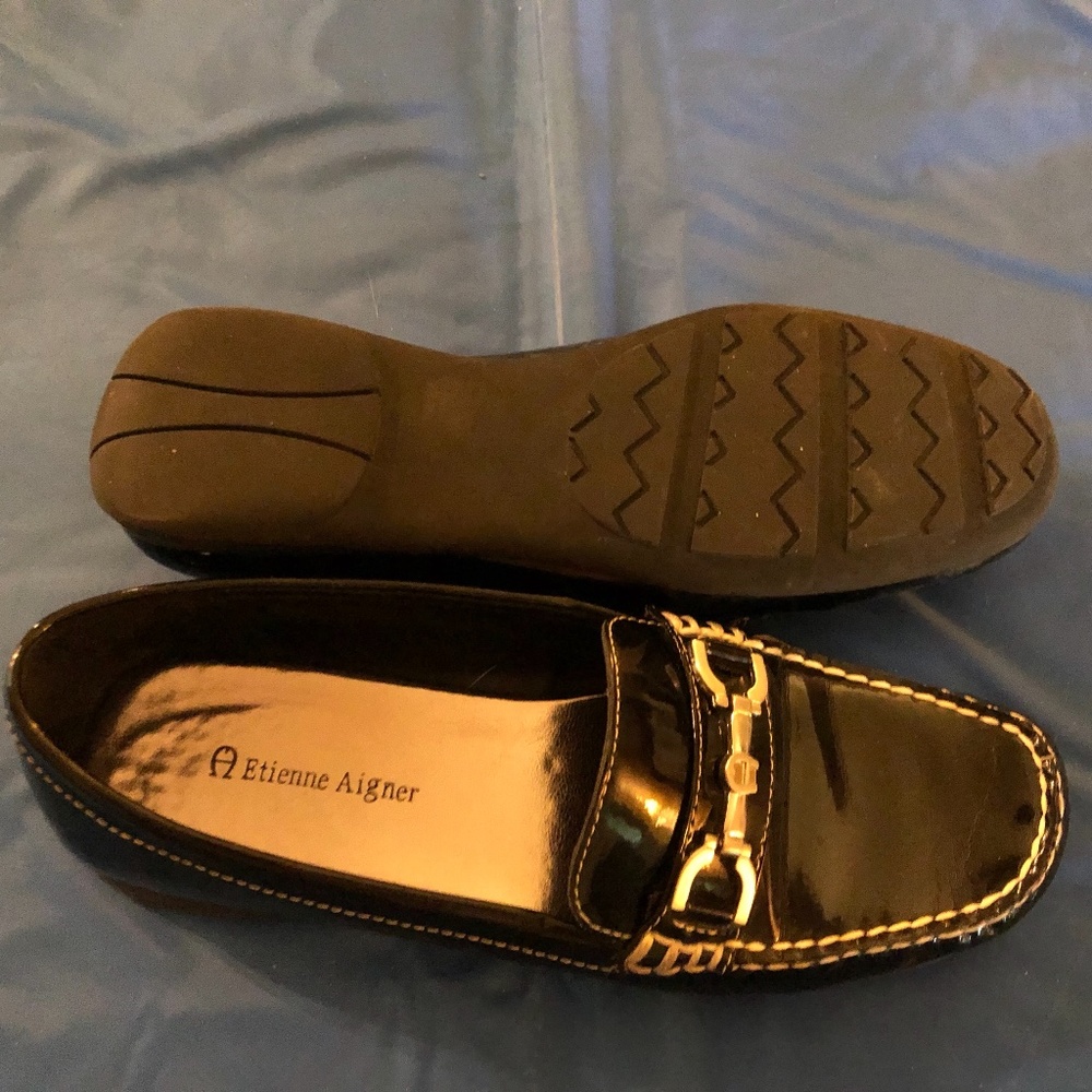 Étienne Aigner black patten leather flats